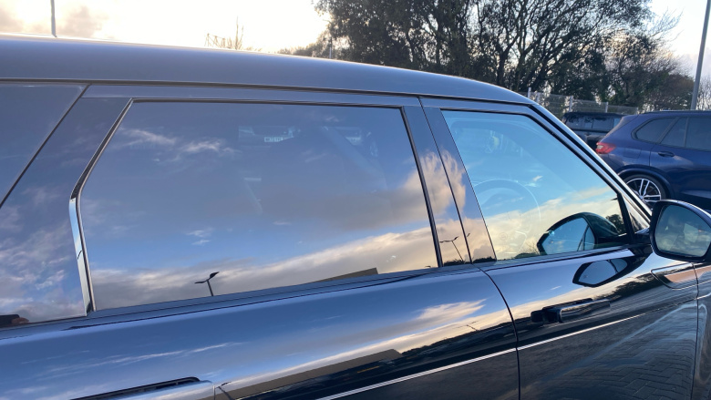 Land Rover Range Rover Evoque 2.0 D200 R-Dynamic SE 5dr Auto Diesel Hatchback